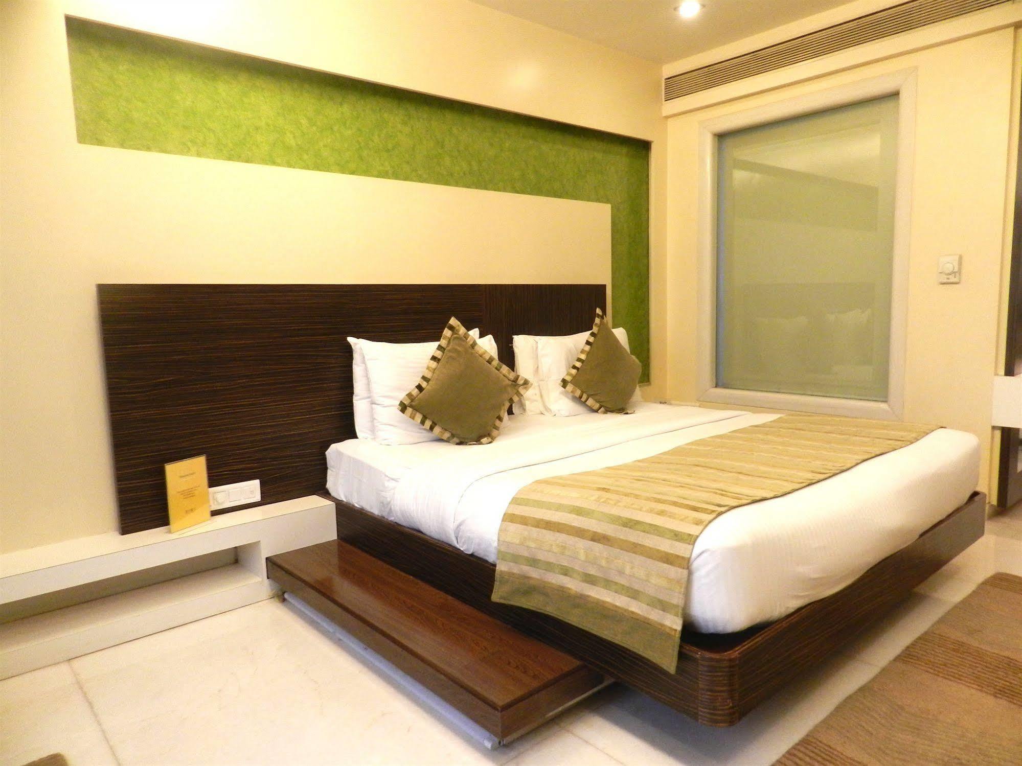Hotel Bawa Suites Mumbai Exterior photo