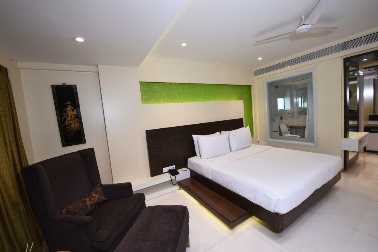 Hotel Bawa Suites Mumbai Exterior photo