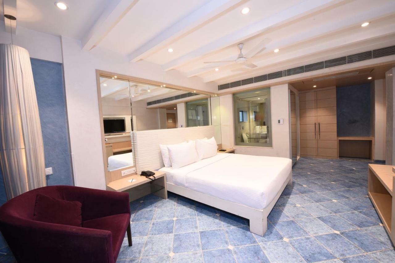 Hotel Bawa Suites Mumbai Exterior photo